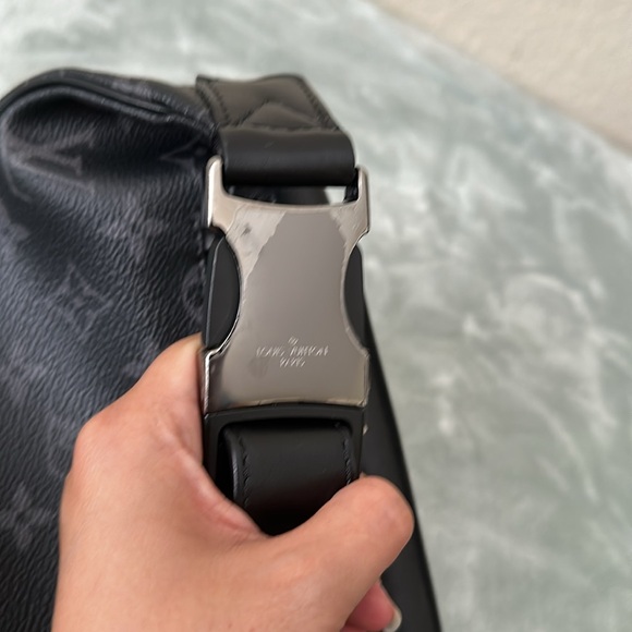 Louis Vuitton Discovery Bumbag CA2109 - Picture 9 of 10